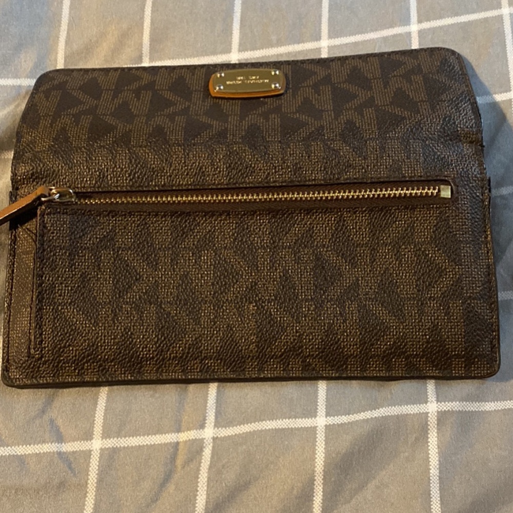 Micheal Kors wallet
